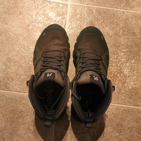 On Running Shoes - PRICED TO CLEAR - EUC Cloudrock Waterproof Hiking Boots (Green)